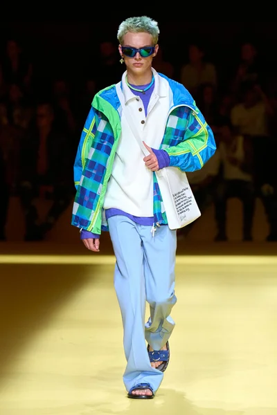 Look 43